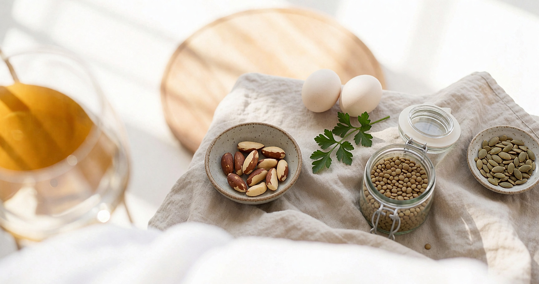 Noix du Brésil, lentilles, graines de courge et œufs, sources de sélénium et de zinc