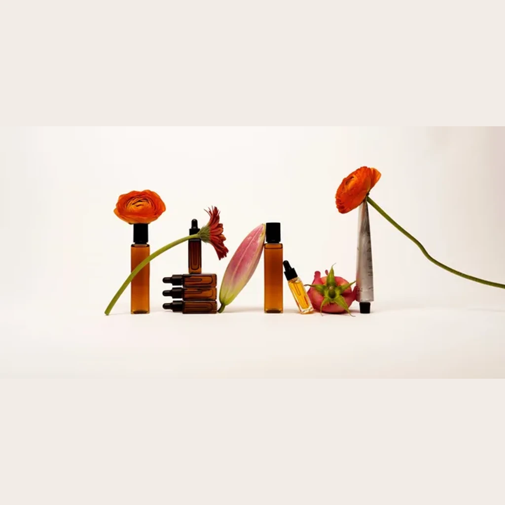 Produktfoto inspiriert von Typology — Soins bio (Bio-Pflegeserie, darunter die klärende Maske mit Aktivkohle und Bio-Brennnessel)