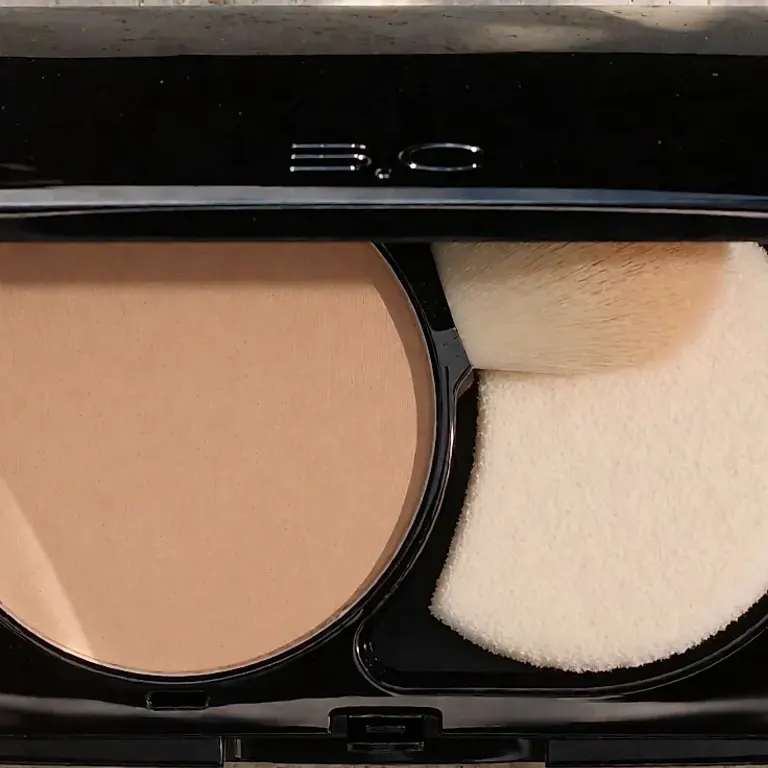 Our pick of mattifying and luminous powder foundation compacts for a velvety complexion