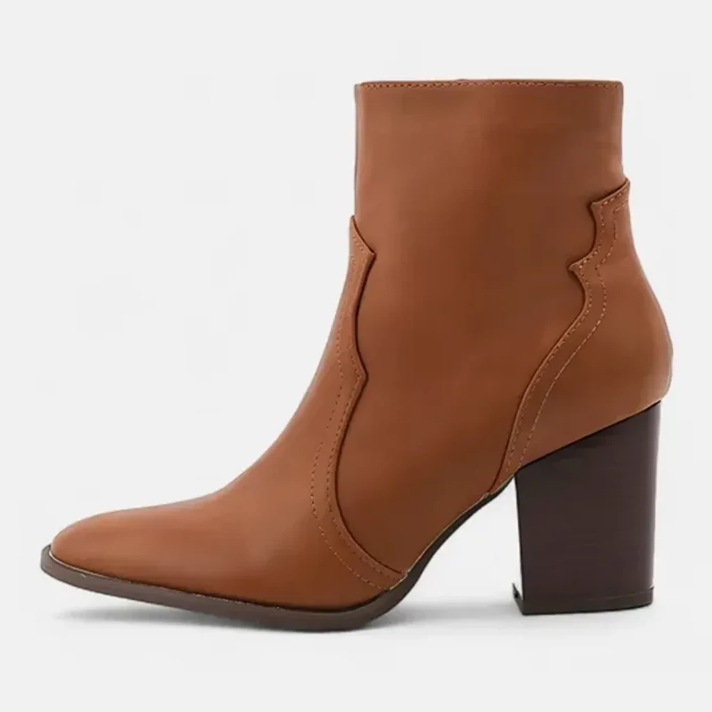 Foto de produto inspirada em botins de camurça Pia-F