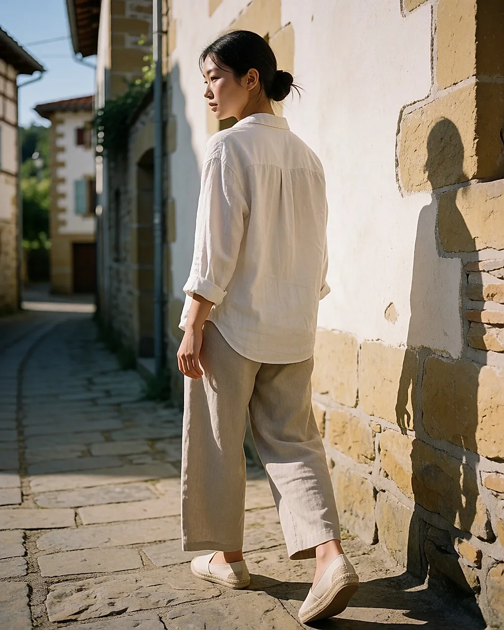 Trend-Espadrilles: So tragen Sie den Canvas-Look im Spätsommer