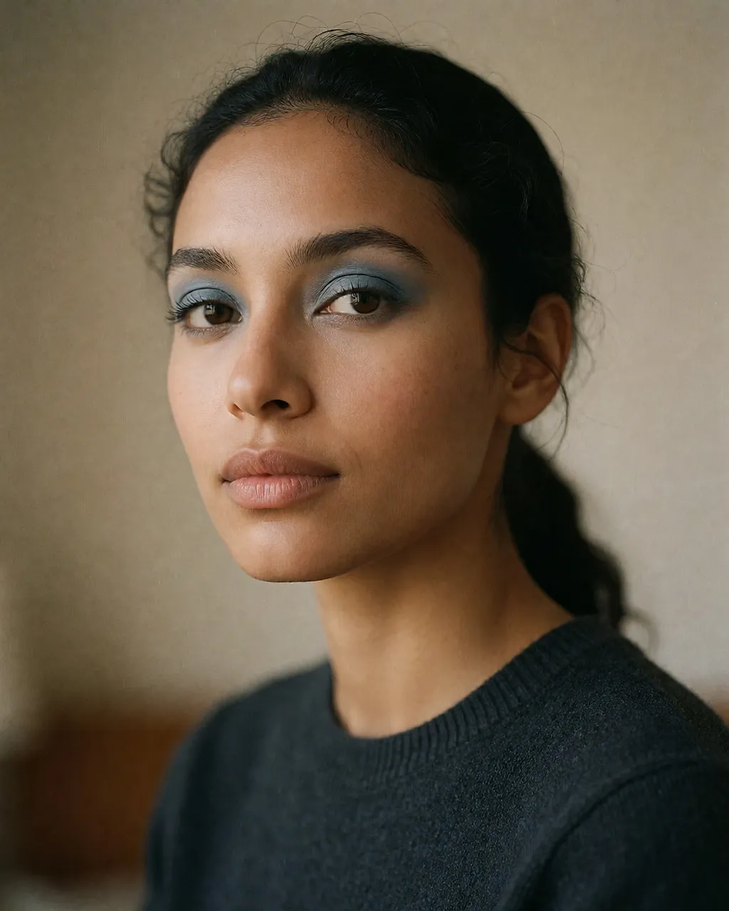Augen-Make-up: Wie Sie blauen Lidschatten ohne Fehlgriff tragen