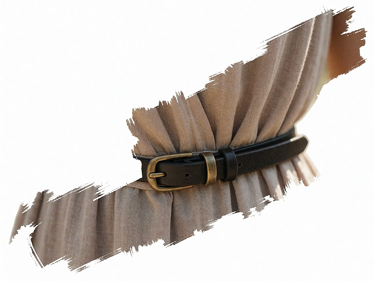 Détail des plis d'une robe drapée resserrée par une fine ceinture de cuir