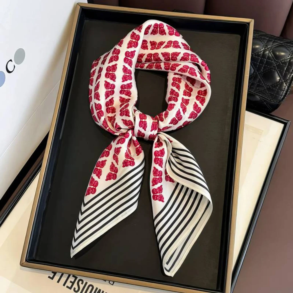 foulard en soie framboise